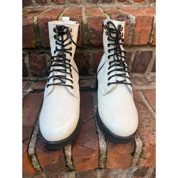 UO Gorpcore Zoe Leather Combat Boot - Picture 3 of 7